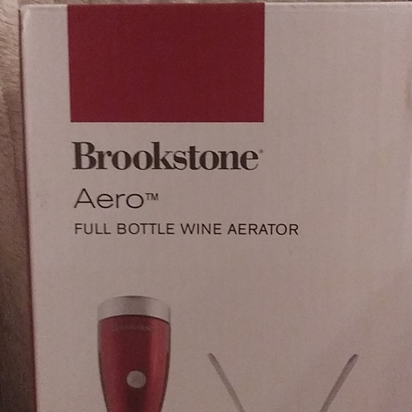 ❤⏬SALE!!Brand NIB Brookstone Wine Decanter Elegant - Picture 2 of 8